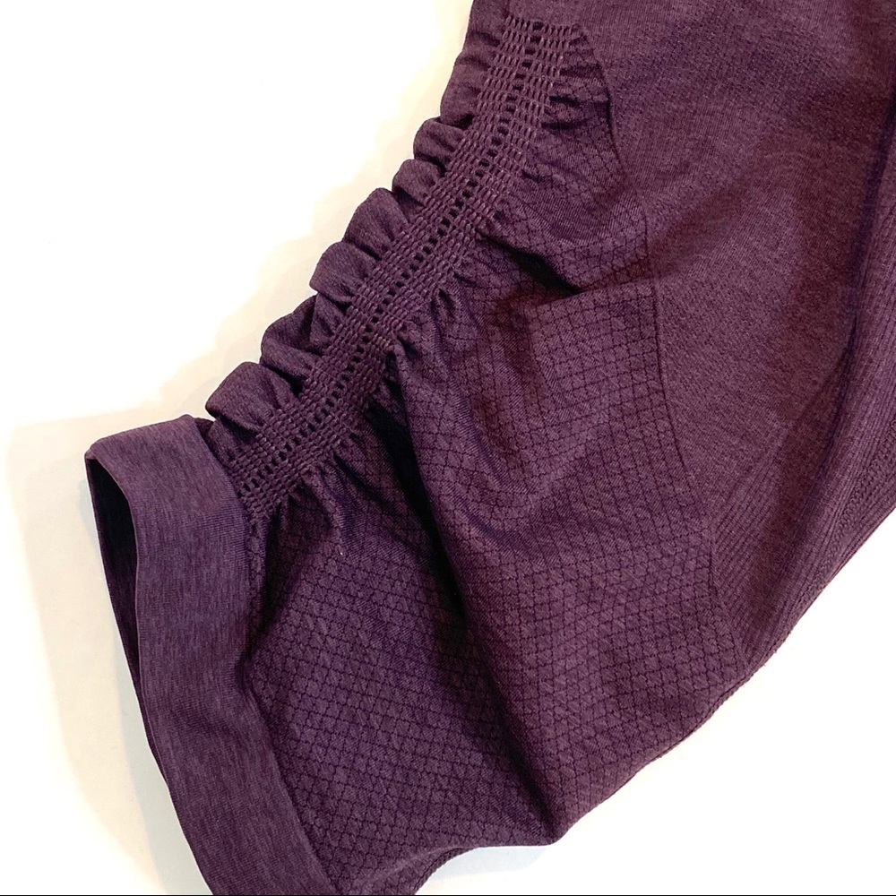 LULULEMON | In The Flow Crops - Picture 2 of 6